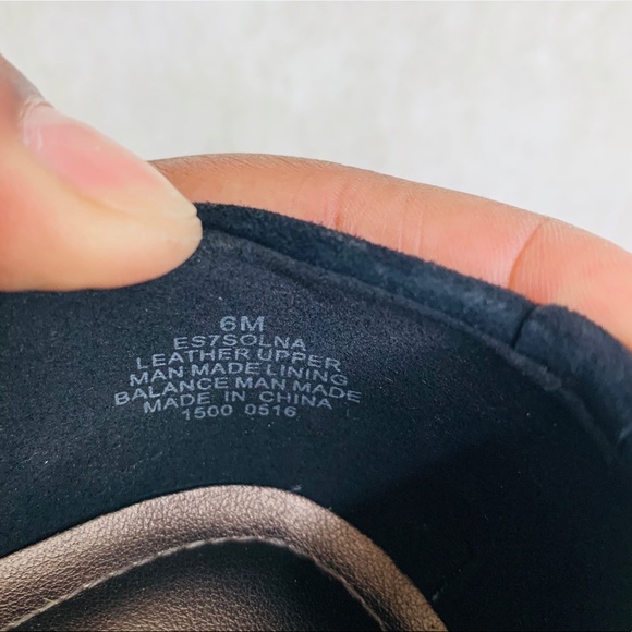 Easy Spirit Solna Black Suede Wedge Heels Size 6 - Picture 11 of 11